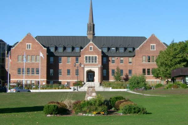 Trường Đại Học Algoma University - Brampton - Ontario, Canada